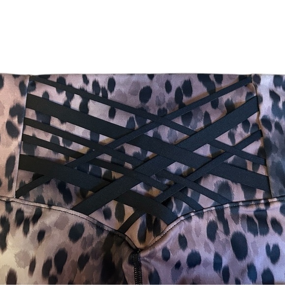 Fabletics Leggings Size 3X NWT Brown Animal Print Boost PowerHold Activewear - Picture 5 of 12